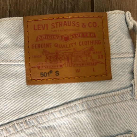 Levi’s light denim size 25 high waisted jeans - Picture 5 of 7